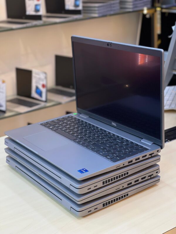 Left side view of Dell Precision 3560 showing additional ports and ventilation