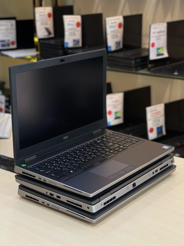 Right side of Dell Precision 7540 – Built for connectivity and durability.