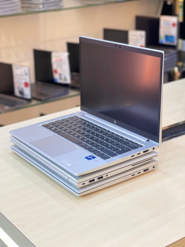HP EliteBook 830 G8 left-side ports and slim profile – Core i7 11th Gen, 16GB RAM, 256GB SSD – Price BHD 159.000 / SAR 1,590"